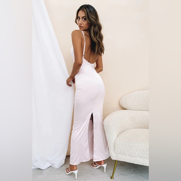 Beginning Boutique kissing you maxi formal dress in pink satin - Picture 2 of 11